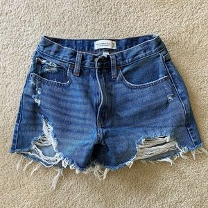 Abercrombie & Fitch Curve Love Mid Rise Boyfriend Jean Shorts, 25